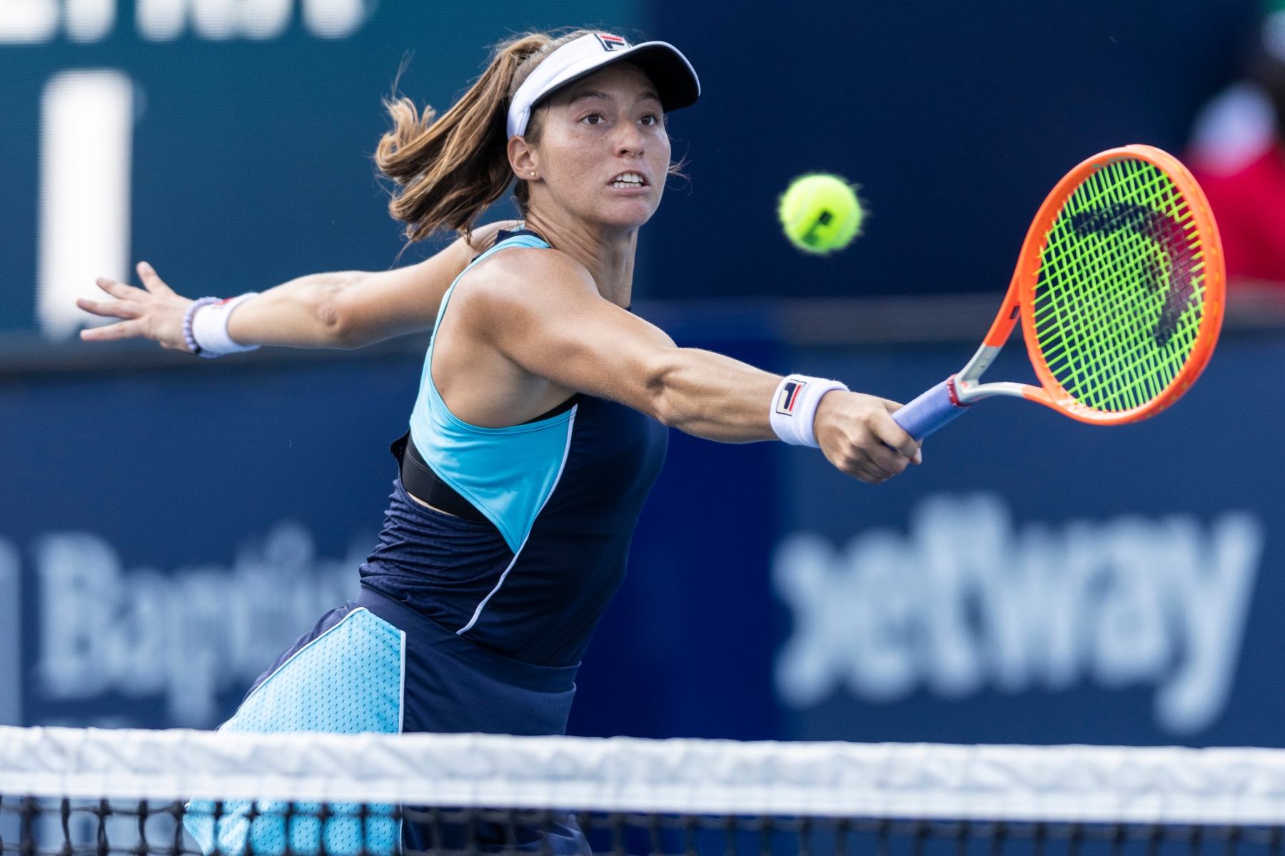 Luisa Stefani vence torneio feminino de duplas do WTA 1000 em